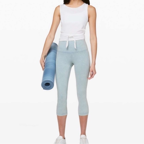 lululemon Wunder Under High Rise Crop *21” Wash Chambray NWOT 10 - Picture 1 of 15